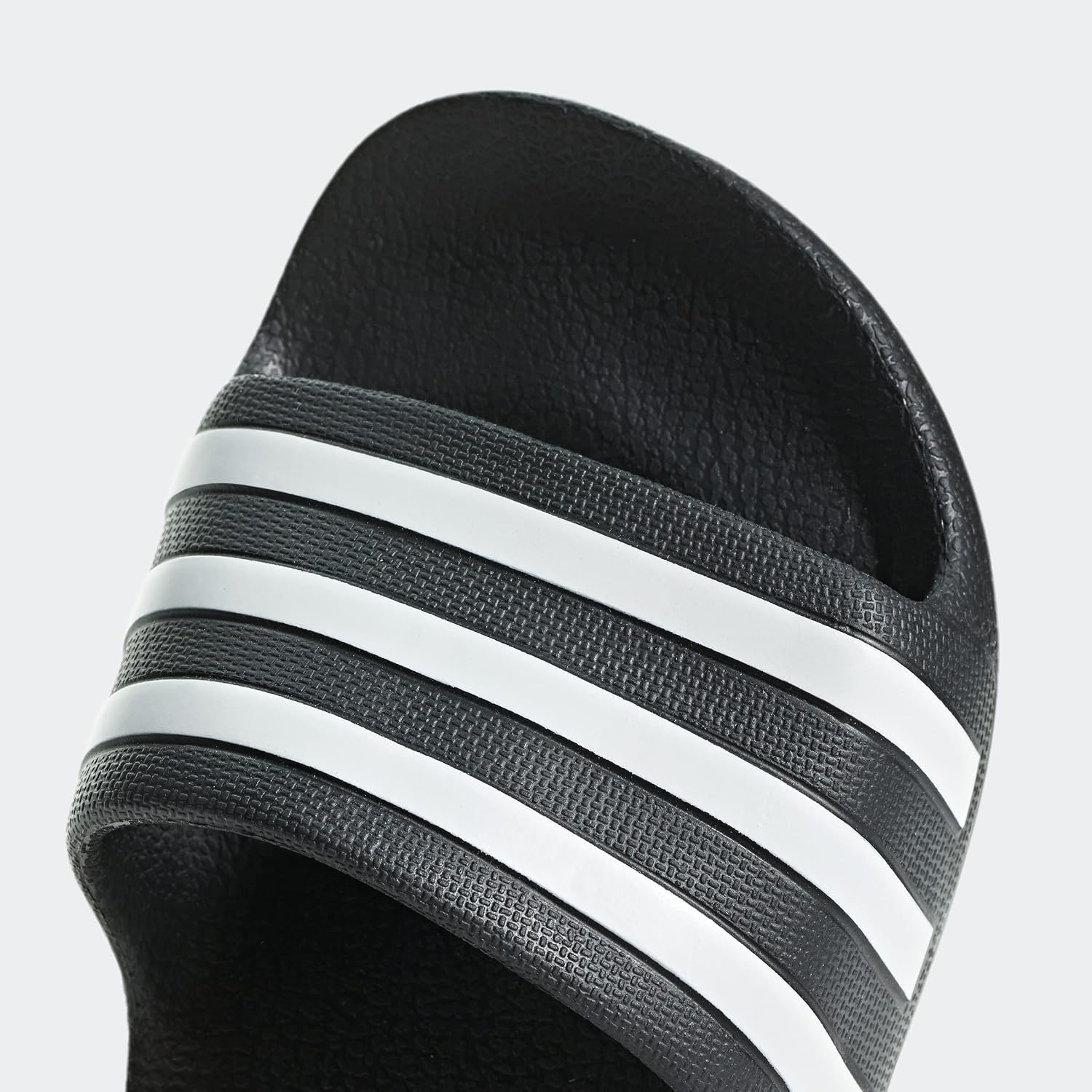 Detalle de adidas Unisex Kinder Adilette Aqua Slides Kids – Core Black/Cloud White, 33 EU