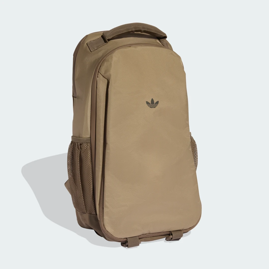 Detalle de MOCHILA EXTENSIBLE Adidas – modelo verde