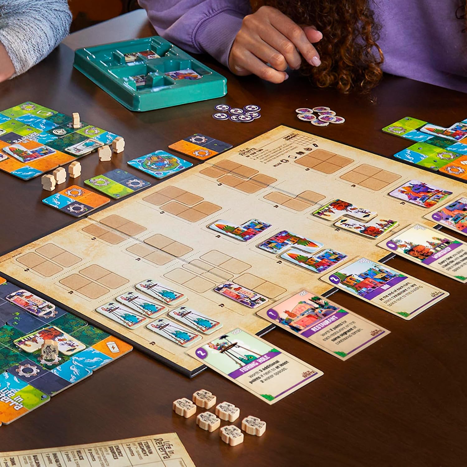 Thumbnail 5 de Life in Reterra Strategy Board Game: tile-laying spatial puzzle with wooden pieces & premium storage (2–4 players)