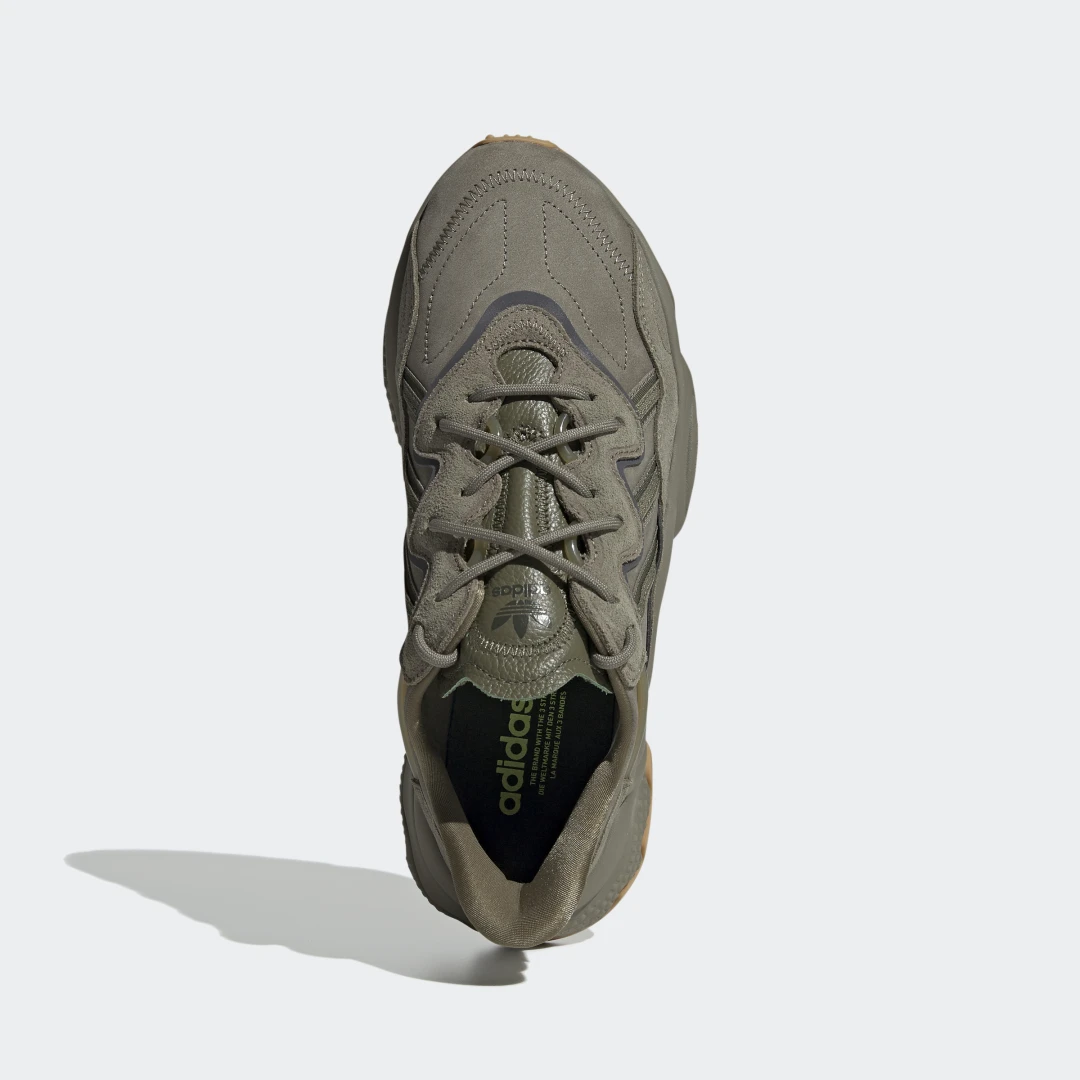 Detalle de Zapatilla OZWEEGO de Adidas