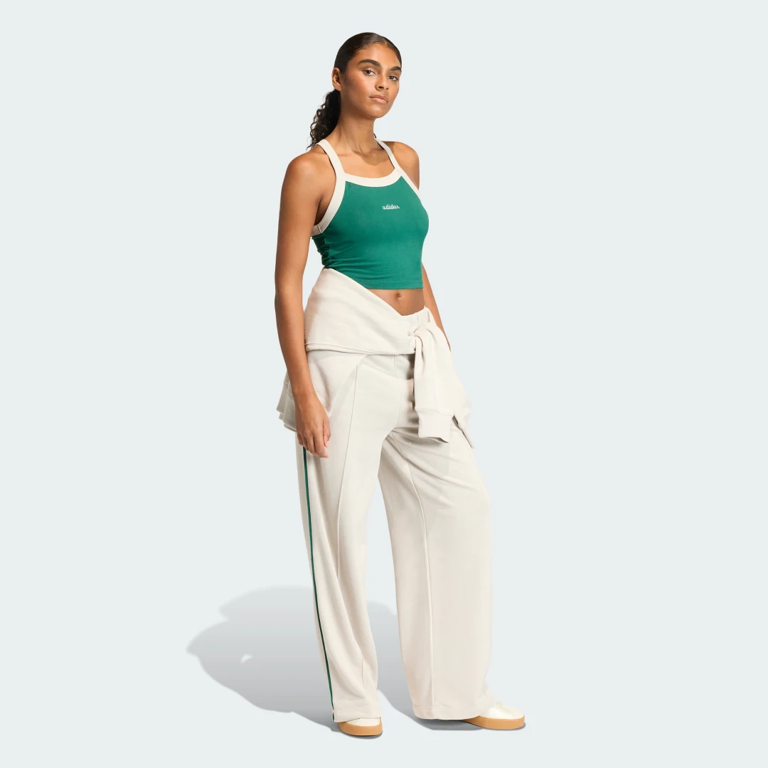 Detalle de Adidas Camiseta de tirantes con bordado Seasonal Essentials Colorpop – Verde