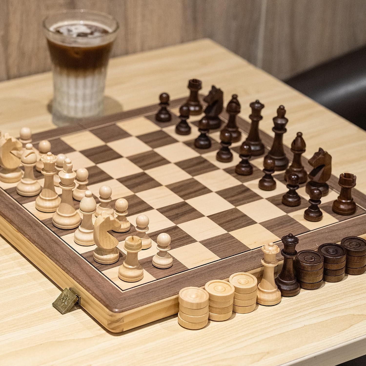 Detalle 2 de A&A 15 inch Wooden Folding Chess Set with 3in King ♟