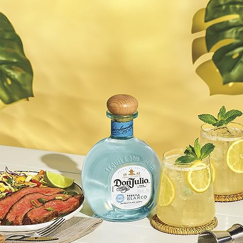 Detalle 2 de Don Julio Blanco Tequila 700 ml - Sabor y Tradición 🍹