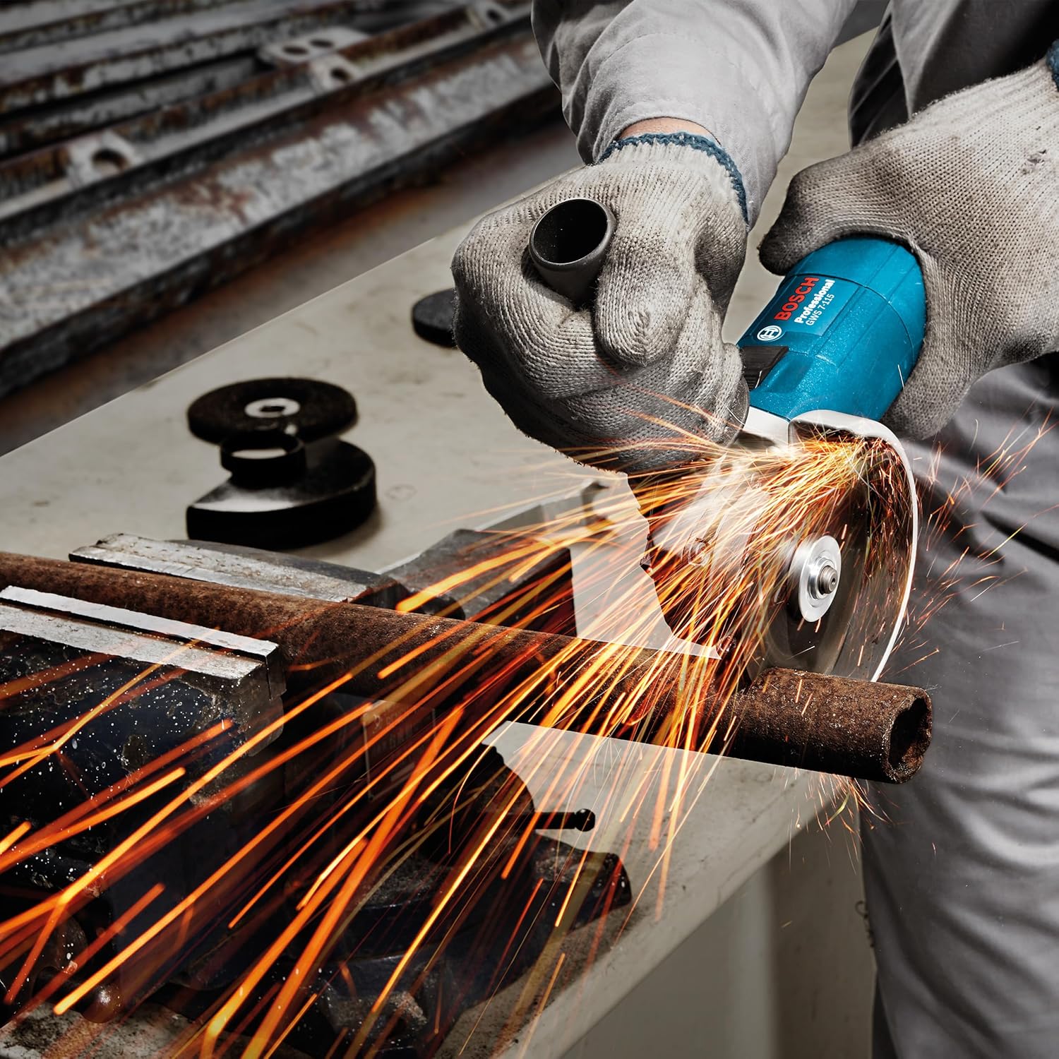 Thumbnail 4 de Bosch Professional GWS 7-115 E: smerigliatrice angolare da 720 W, ergonomica e versatile