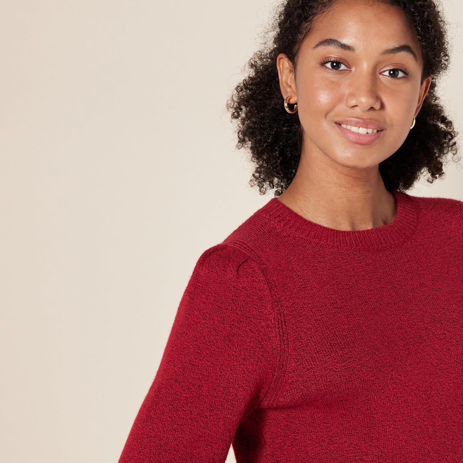 Thumbnail 2 de Amazon Essentials Damen Soft-Touch-Pullover mit plissierter Schulter und Rundhalsausschnitt