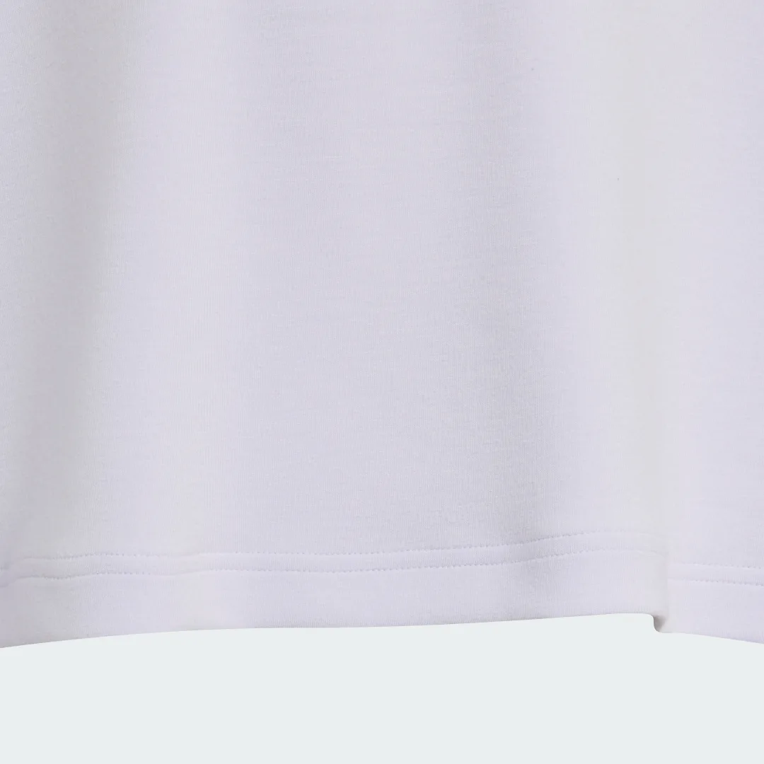 Detalle de Sudadera Adidas en violeta: comodidad y estilo para el día a día