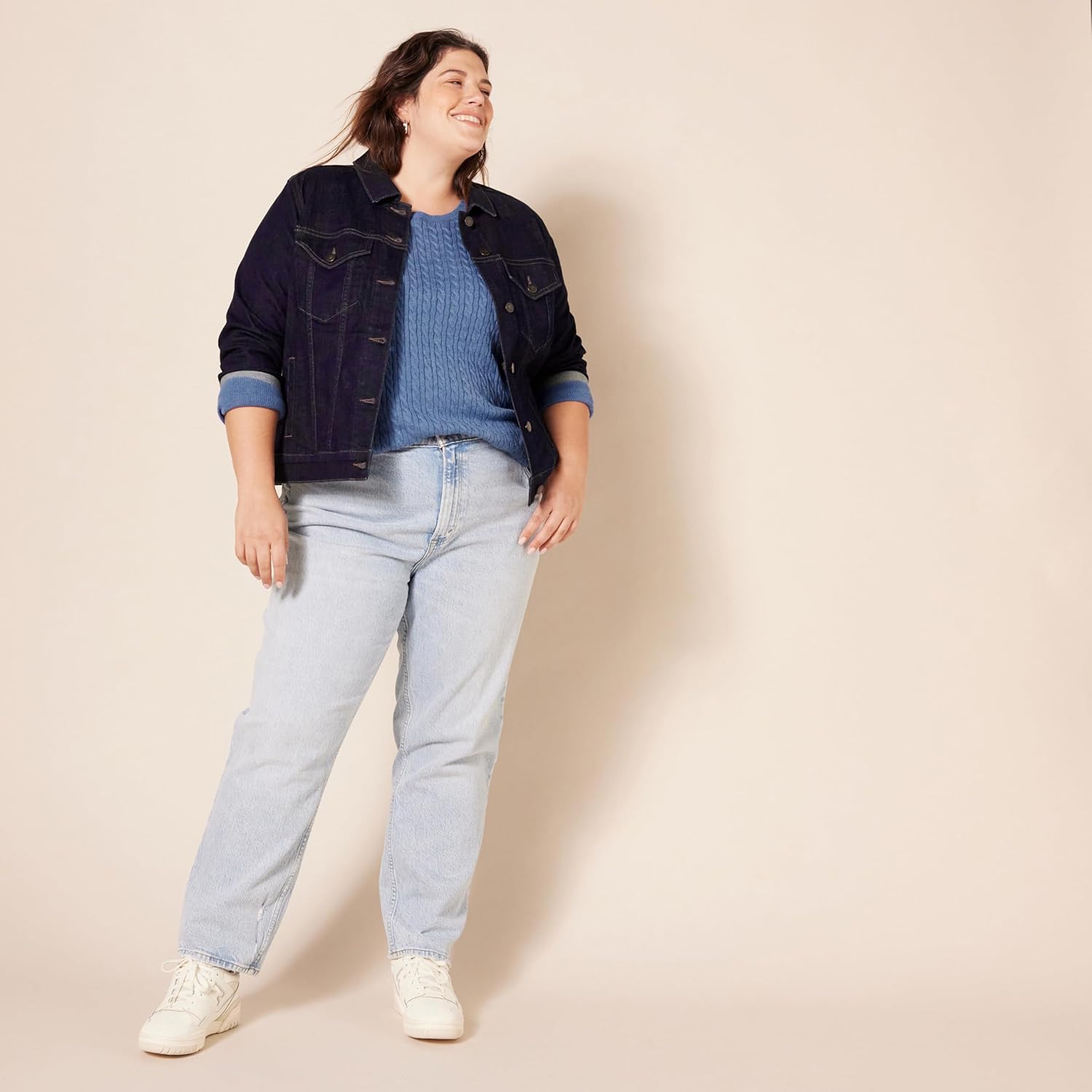 Thumbnail 6 de Amazon Essentials Damen Leichter Langarm-Pullover mit Rundhalsausschnitt und Zopfmuster – Übergröße