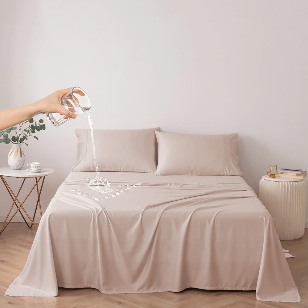 Detalle de DUJUIKE Waterproof Bed Sheet Cover (Camel) — pet hair resistant mattress protector for dogs & cats, Queen 200 x 230 cm