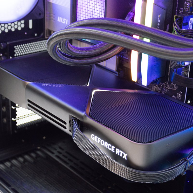 Thumbnail 1 de PcCom Ultimate Ryzen 7 9800X3D / 64GB / 2TB SSD / RTX 5090 Founders Edition / Windows 11 Pro