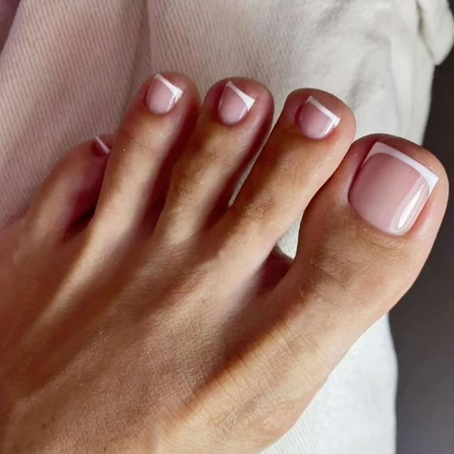 Detalle 2 de Modelones Press-On Toenails, 36-Piece Set