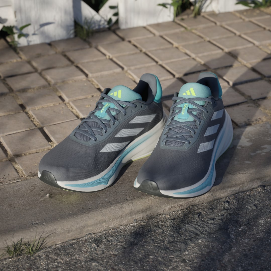 Detalle de Zapatilla Response Super de Adidas – Negro