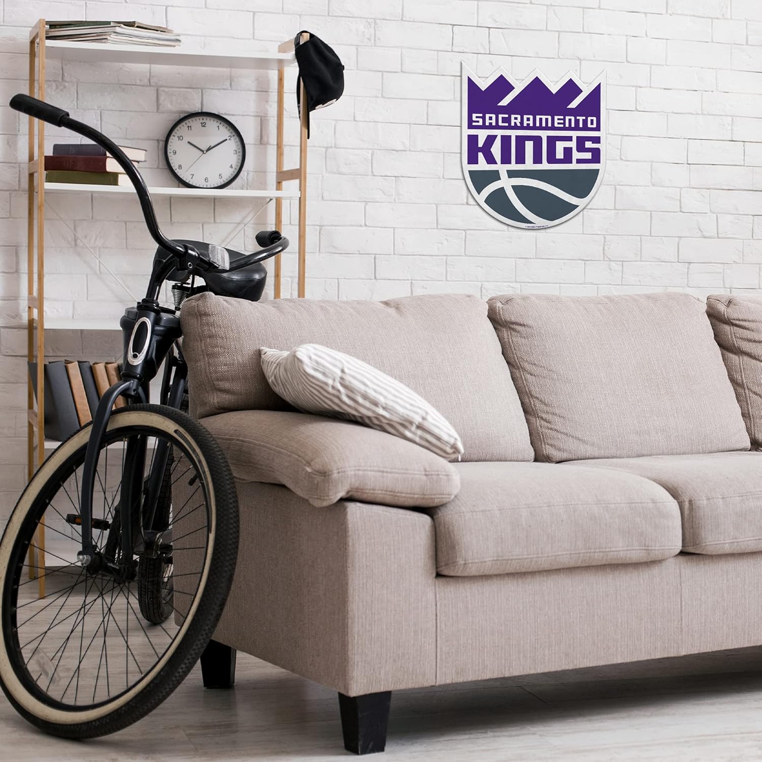 Thumbnail 2 de Rico Industries NBA Basketball Primary Shape Cut Pennant (Sacramento Kings) — Soft Felt Décor