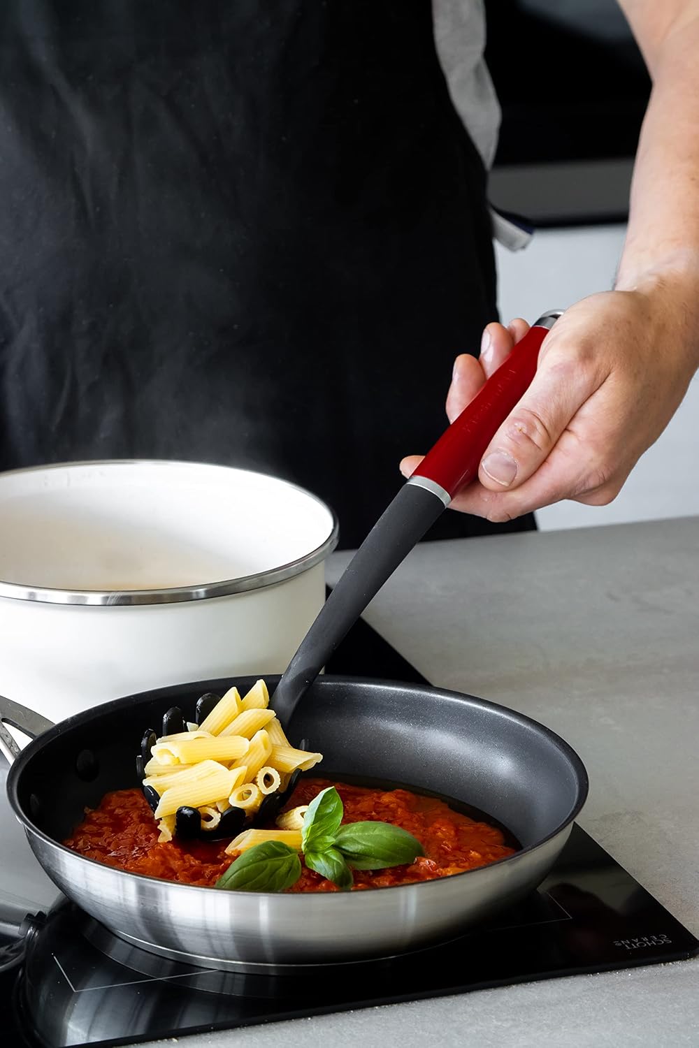 Thumbnail 2 de KitchenAid pastaschep van roestvrij staal, Empire Rood, met uitlekgaten