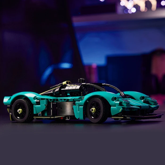Detalle 2 de LEGO Technic Aston Martin Valkyrie 42208
