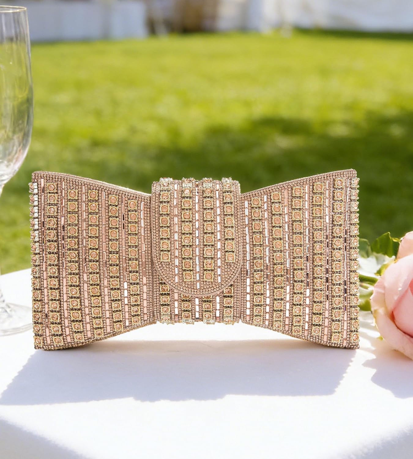 Detalle 2 de Sweetovo Rhinestone Clutch Purse in Vegan Leather