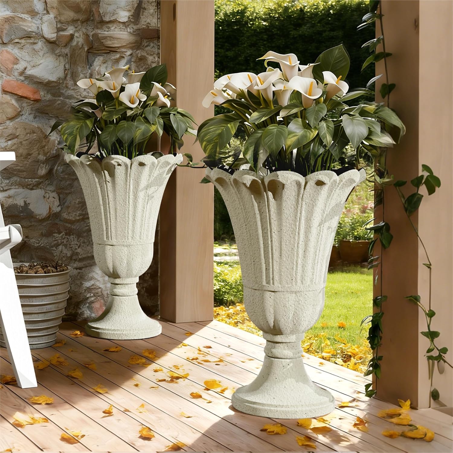 Detalle de Diyfire Urn Planters, 24-Inch