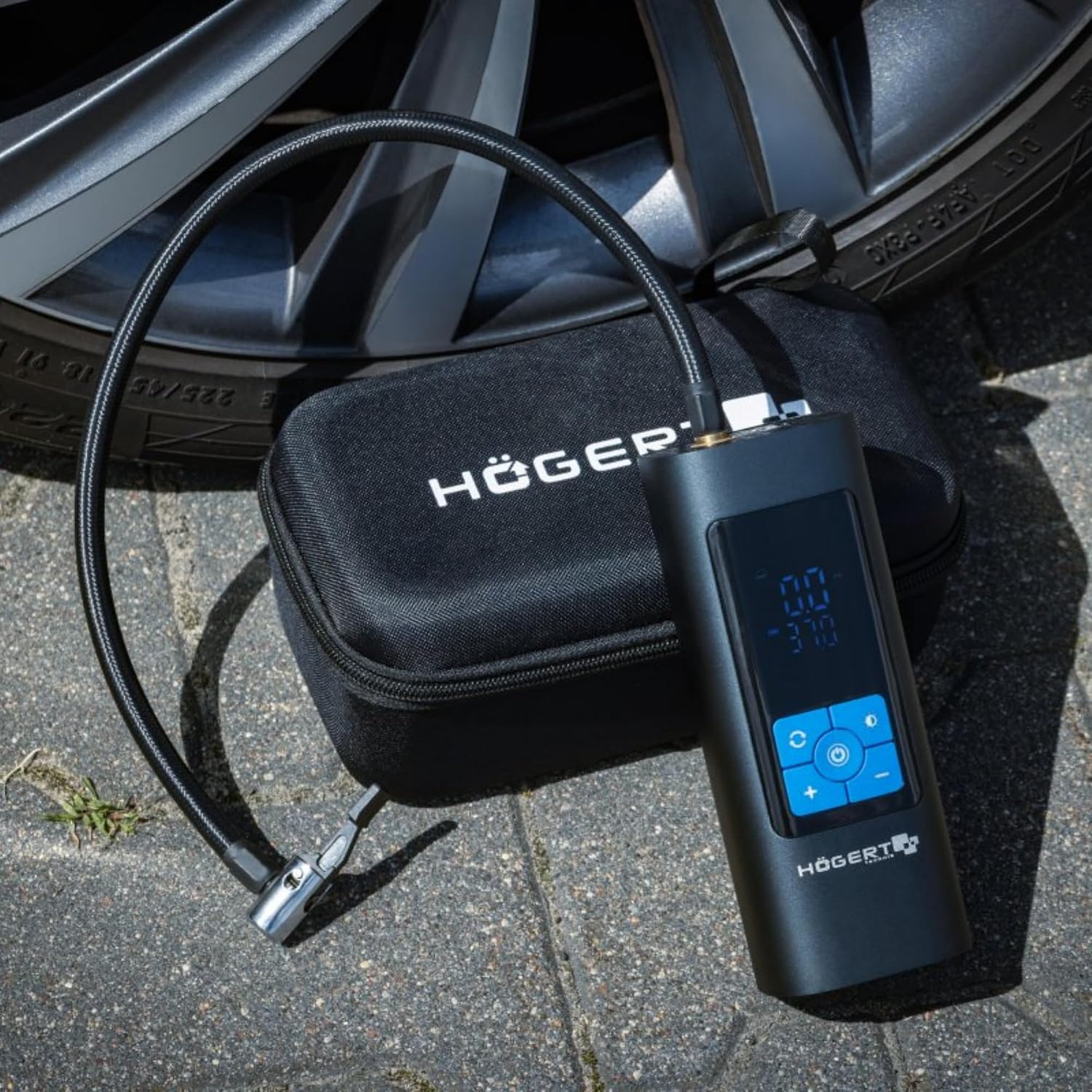 Detalle de Högert Technik HT8G626 – akumulatorowa pompka 3 w 1, 10 bar, powerbank i LED