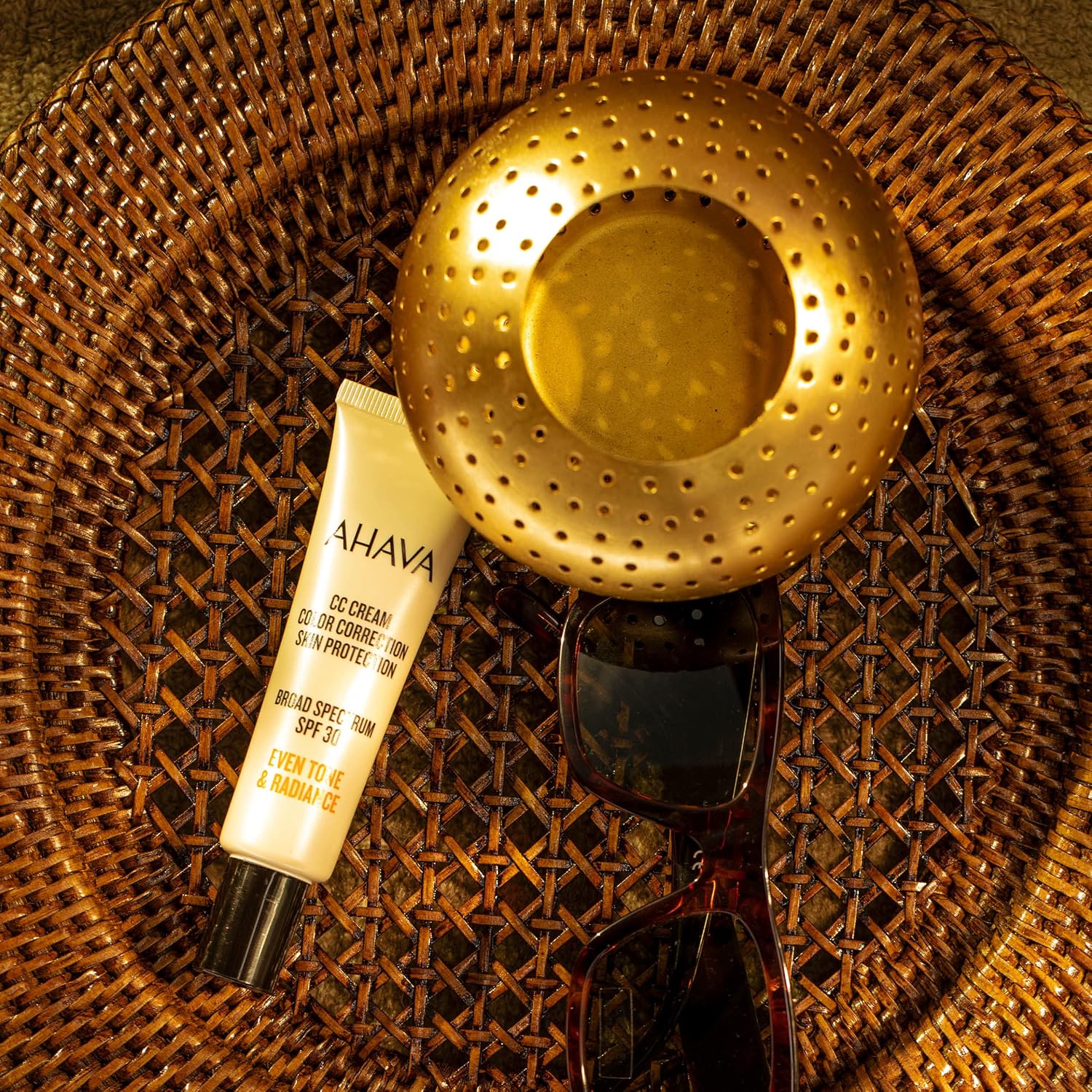 Detalle de Ahava CC Cr Col Correct SF30 30ml – intelligente Farbkorrektur, Osmoter-Feuchtigkeit und UV-Schutz