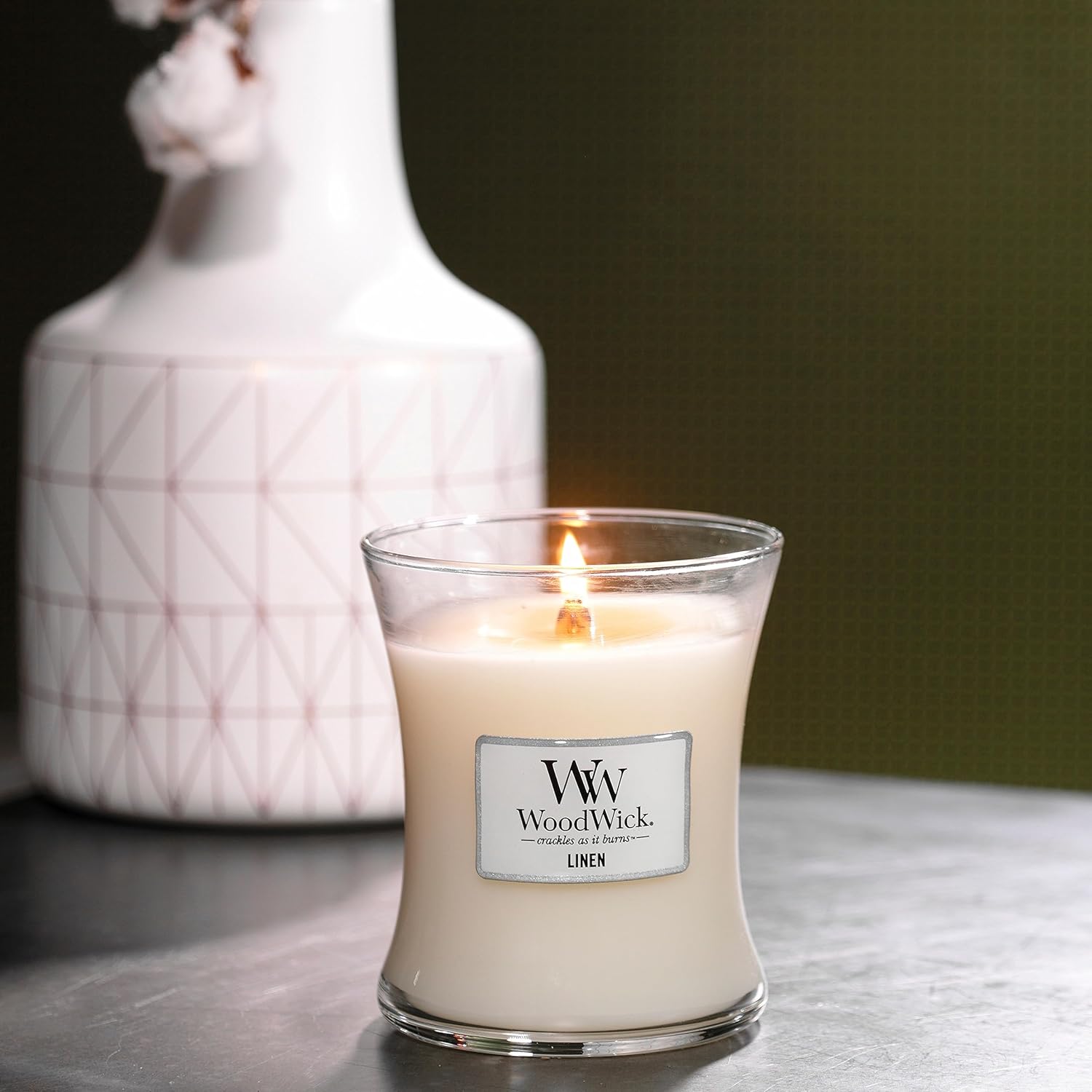 Detalle 2 de WoodWick Bougie parfumée sablier moyen – Linge frais, mèche crépitante