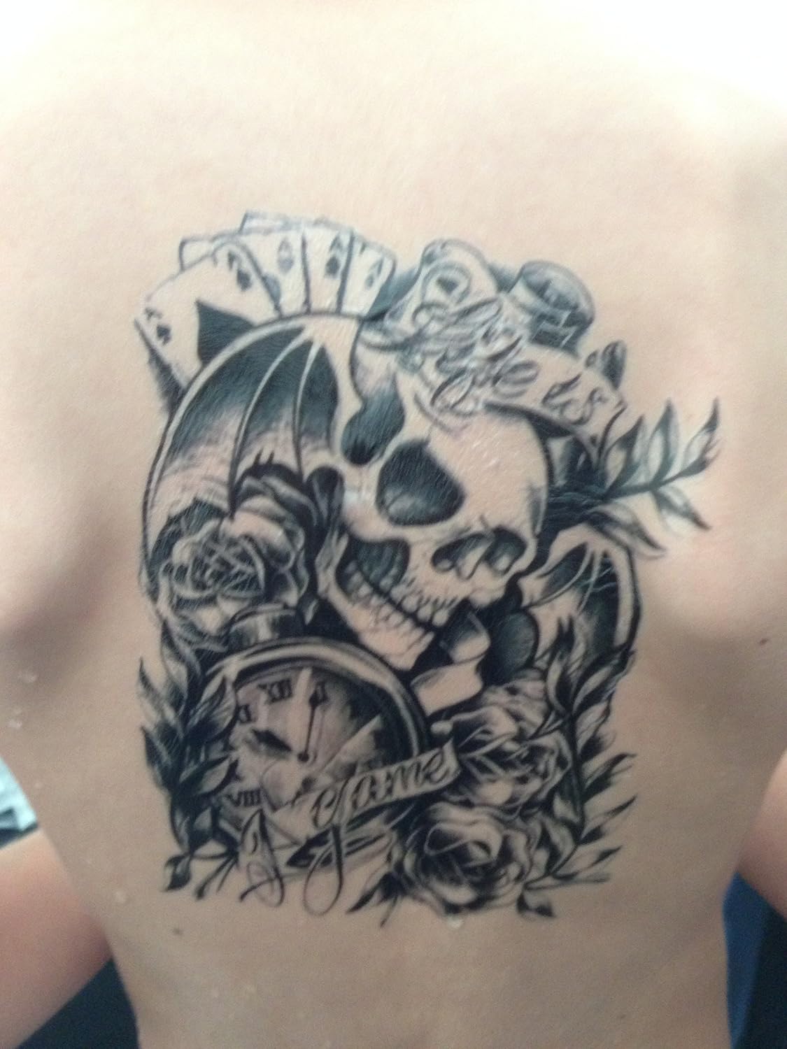 Detalle 2 de Totenkopf Rosen Tattoo temporär 19x14 cm