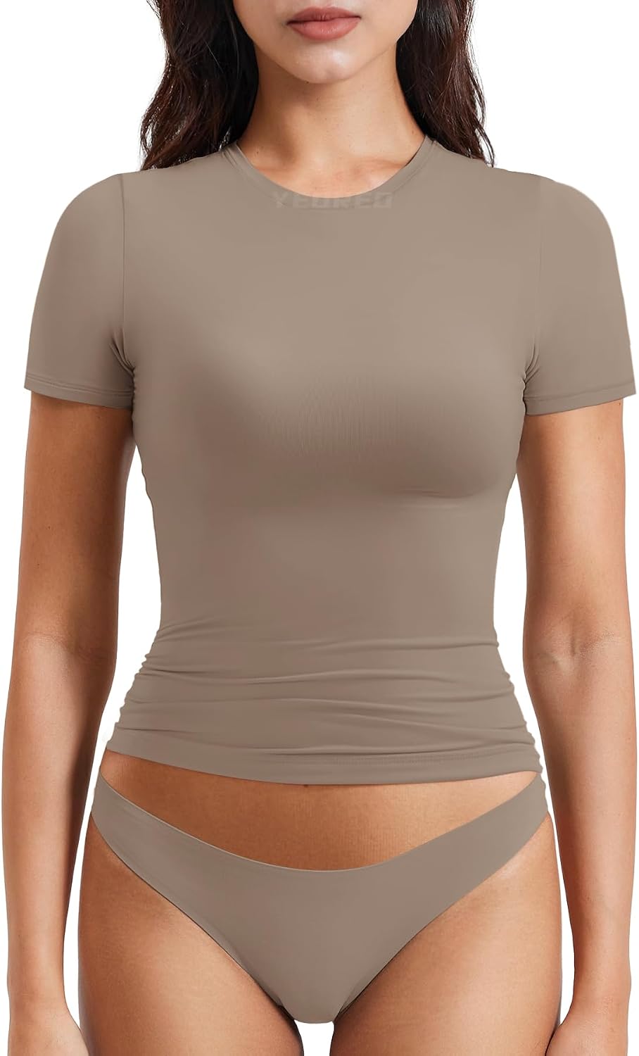 Detalle de YEOREO Ease Women Fitted Workout Tops: Short Sleeve, Double-Lined, Y2K Crop for Gym and Going Out