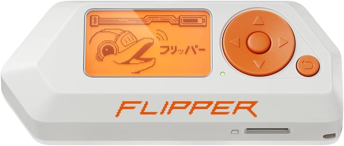 Detalle de Flipper Zero portable multi-tool device (white) – open-source, RFID/NFC, IR remote and wireless signal explorer