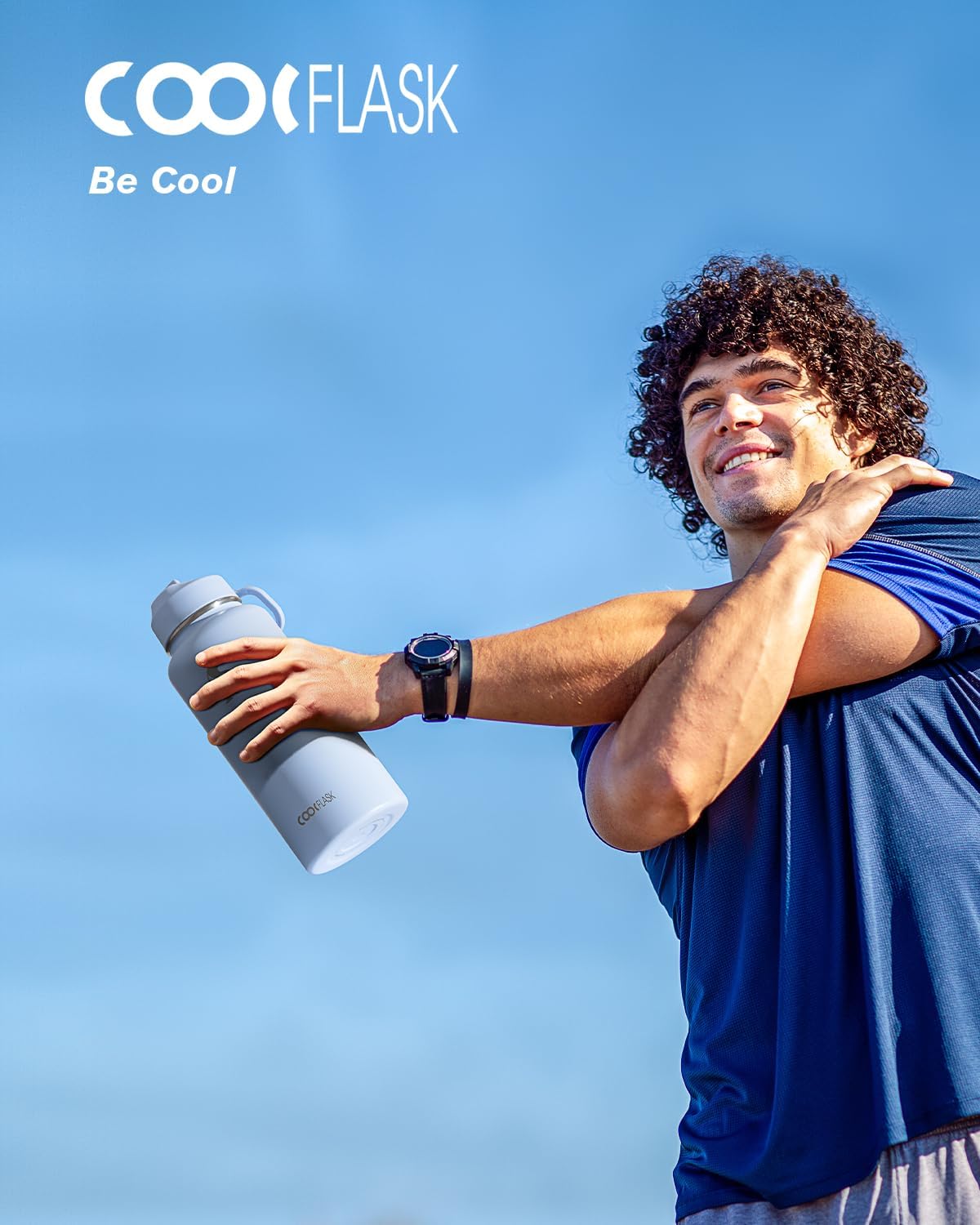 Detalle de Coolflask 32 oz Insulated Water Bottle with Straw — 3 Lids, Wide Mouth, Stainless Steel, Non-BPA, Light Blue