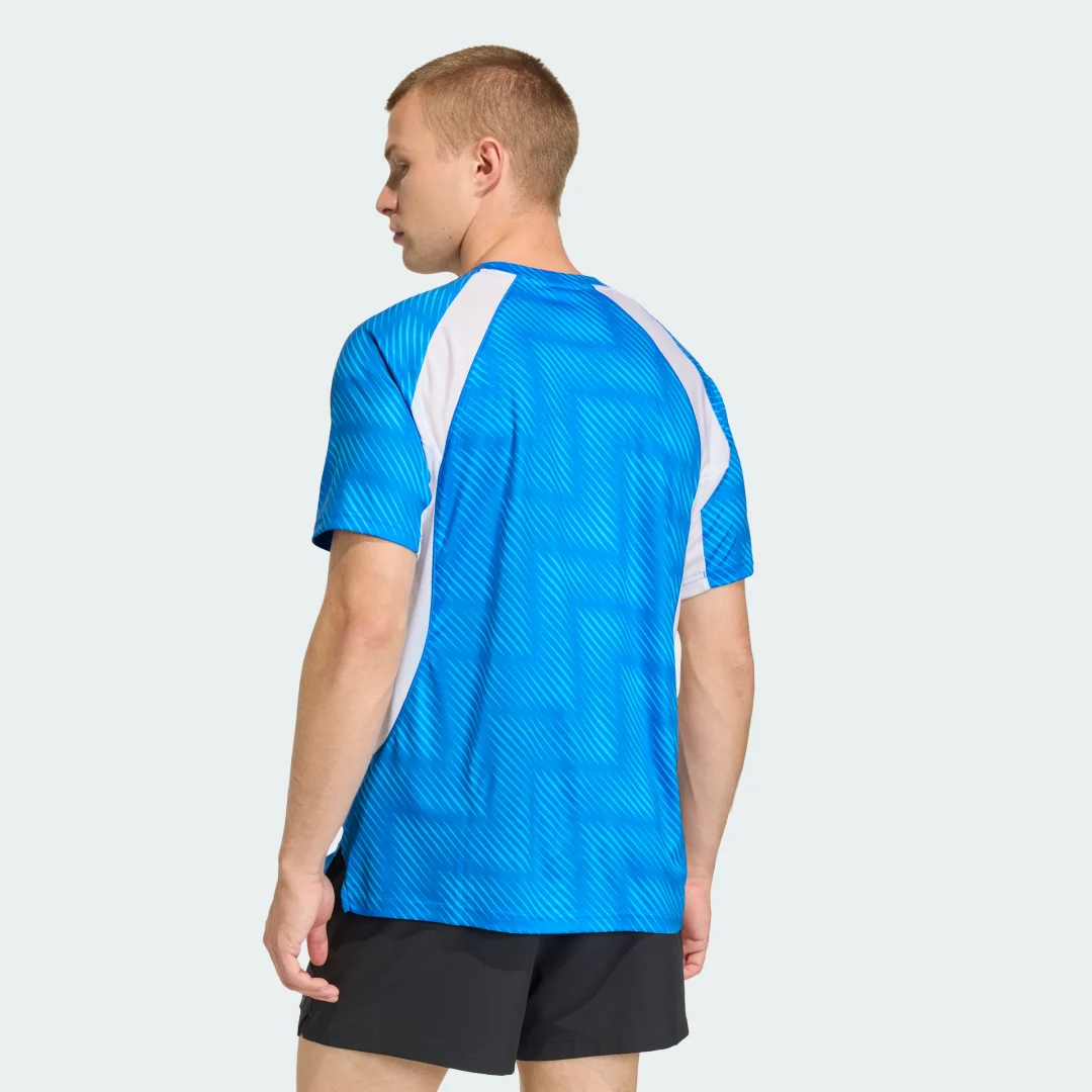 Detalle de Adidas Tech Apparel WC26, camiseta azul