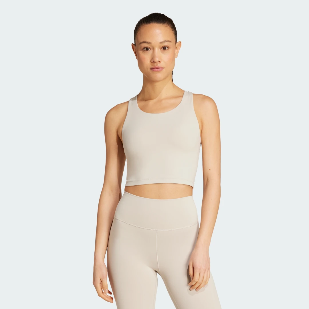 Imagen de Sujetador estilo camiseta técnica de adidas All Me para impacto medio en OfertitasTOP