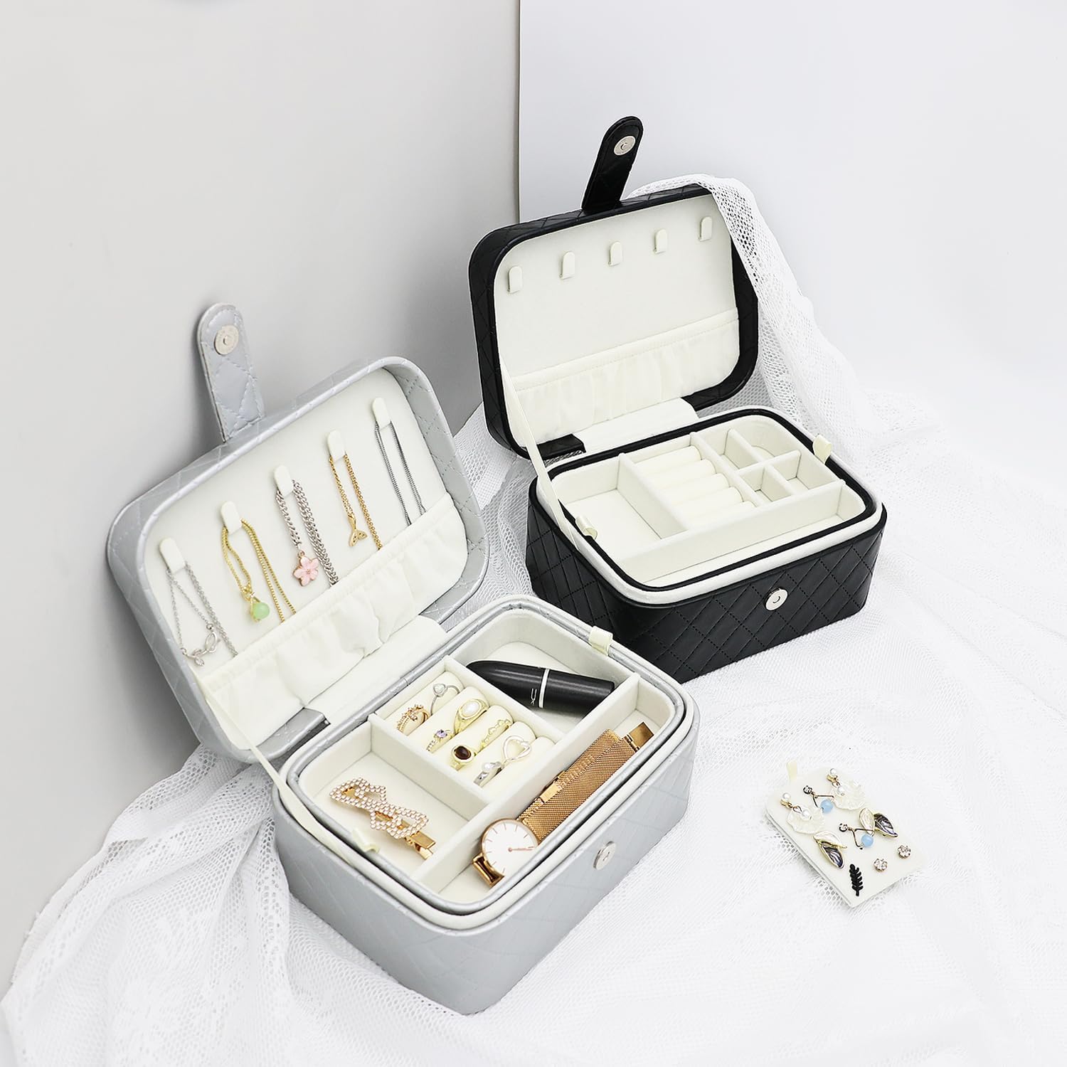 Thumbnail 6 de Boxudeli Schmuckkästchen „2-Ebenen“ mit Magnetverschluss – Reise-Schmuck-Organizer aus Kunstleder (Silbergrau)