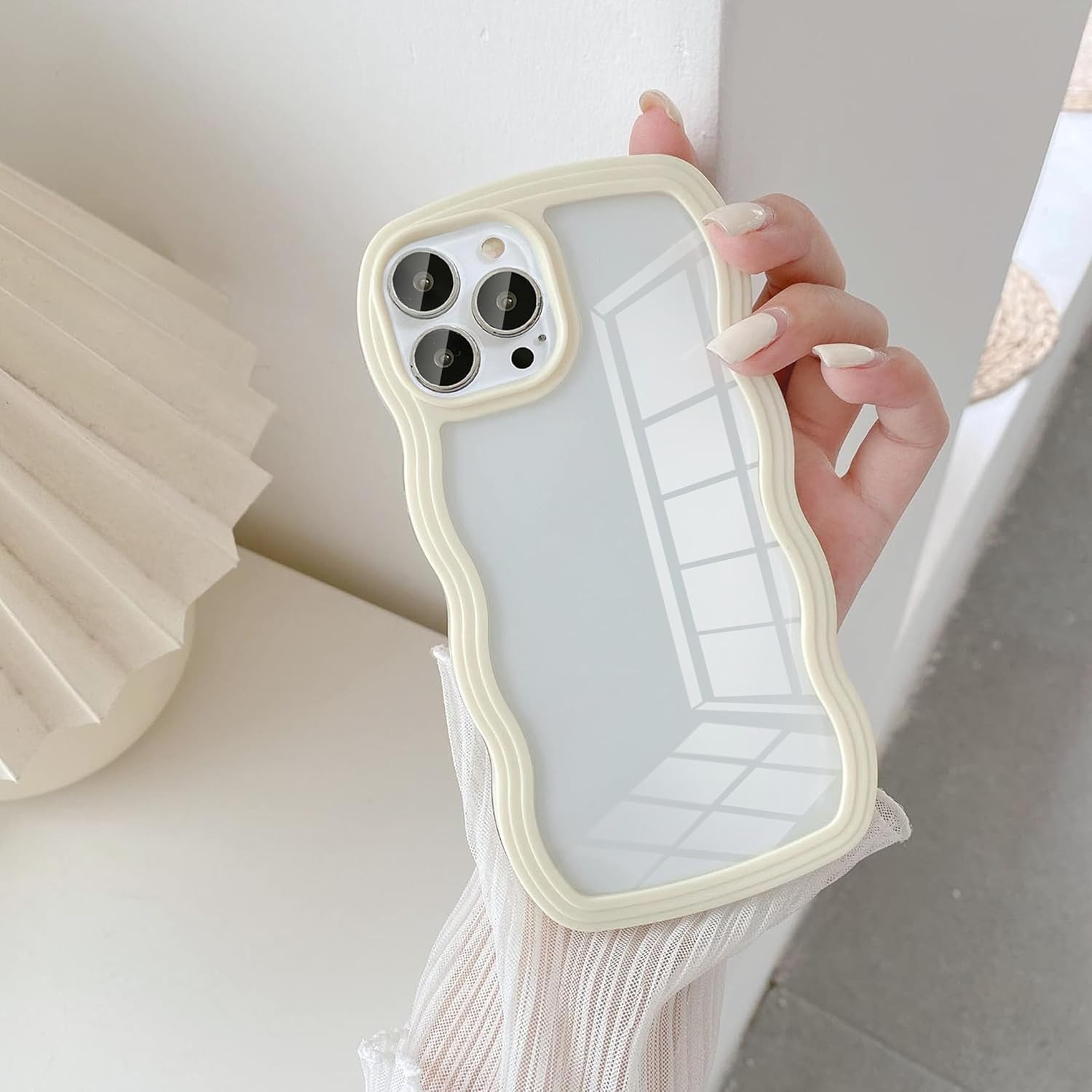Thumbnail 6 de UEEBAI iPhone 15 Pro Max Hülle – Transparente TPU-Schutzhülle mit wellenförmigem Rahmen (Blau)
