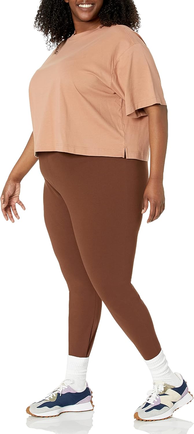 Thumbnail 6 de Amazon Essentials Damen-T-Shirt aus Bio-Baumwolle, oversized Boxy-Schnitt, kurzwarm, mit überschnittenen Schultern (Übergrößen verfügbar)
