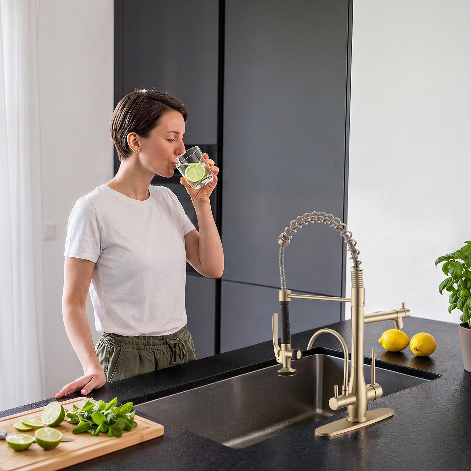 Thumbnail 5 de GIMILI GM1112G 3-in-1 Kitchen Faucet with Gold Finish and Water Filter