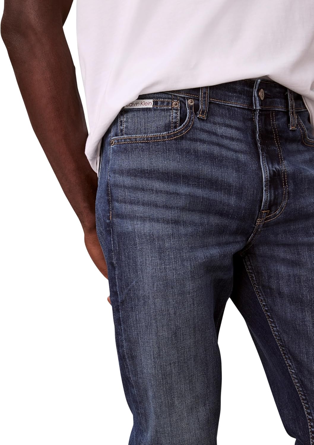Detalle 2 de Calvin Klein Slim Taper Dark Irving Jean LV04RE779G – jeans unisex daily wear