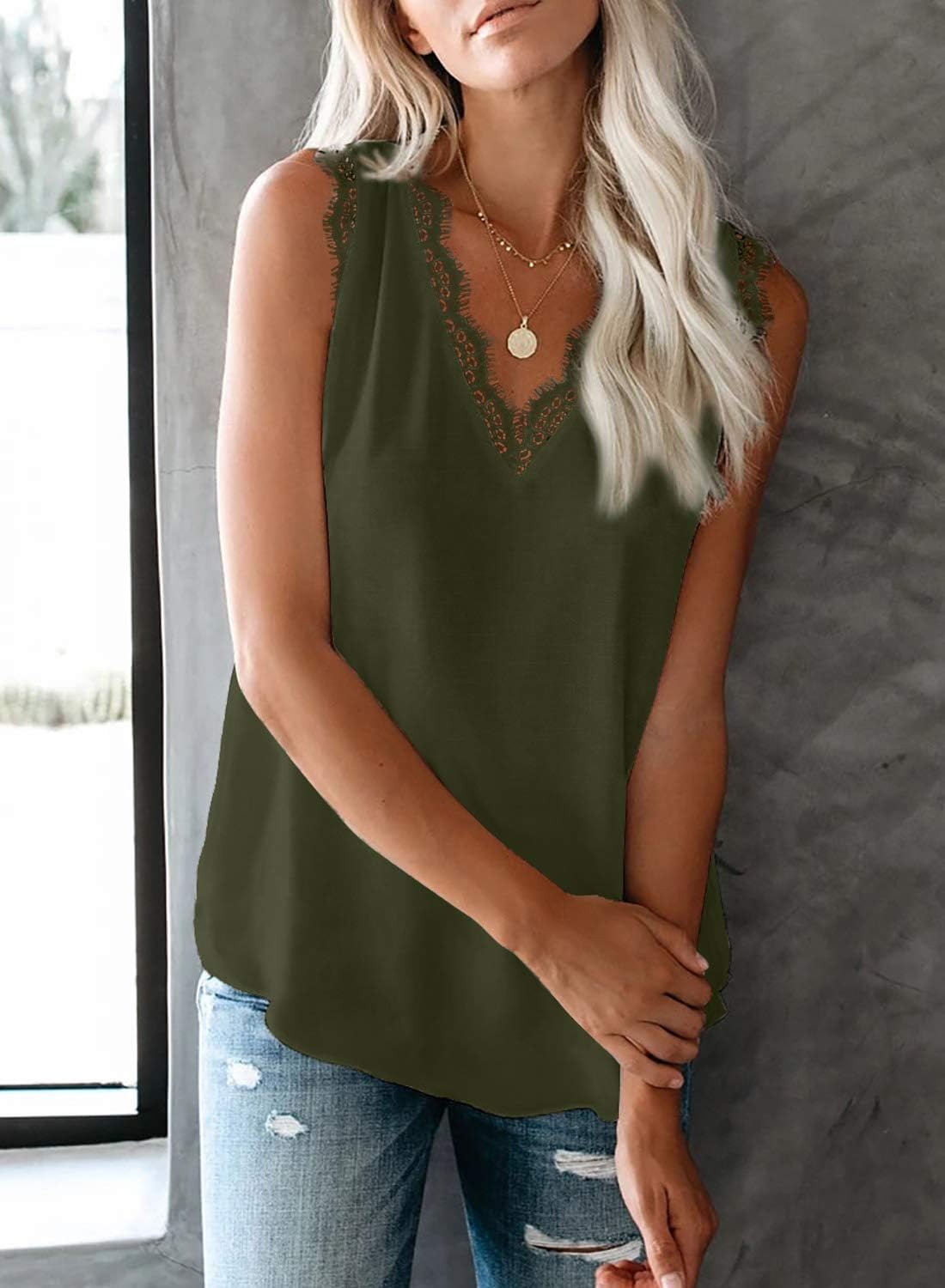 Detalle de Dokotoo Women's V-Neck Sleeveless Lace Trim Tank Top
