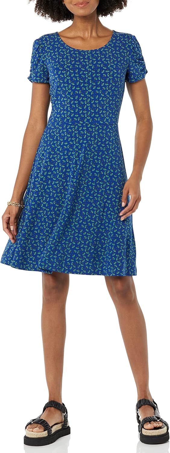 Thumbnail 3 de Amazon Essentials Women's Gathered Short-Sleeve A-Line Floral Dress (Available in Plus Size)