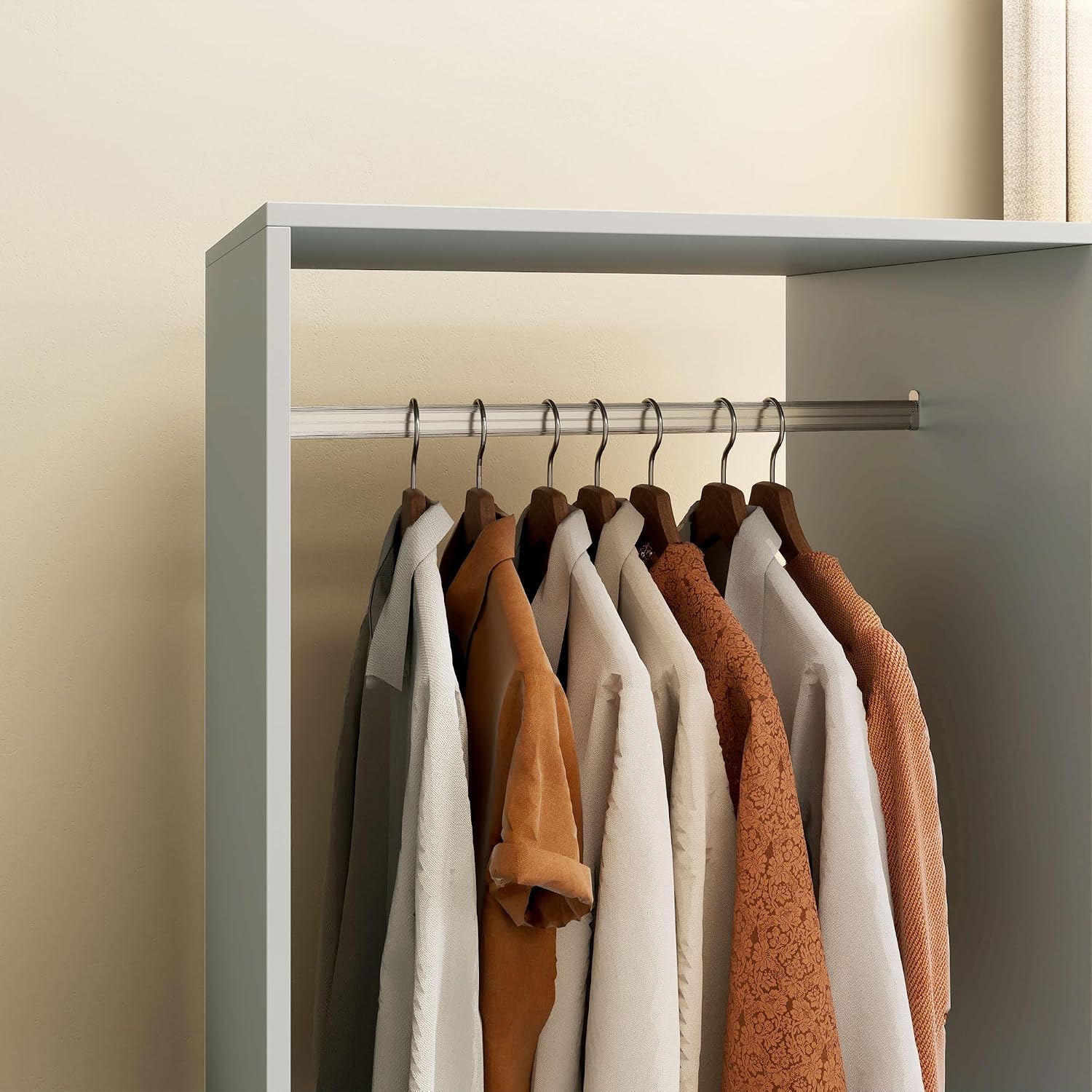 Detalle de HOMCOM Armoire penderie étagère 2 niches et 4 roulettes – Gris