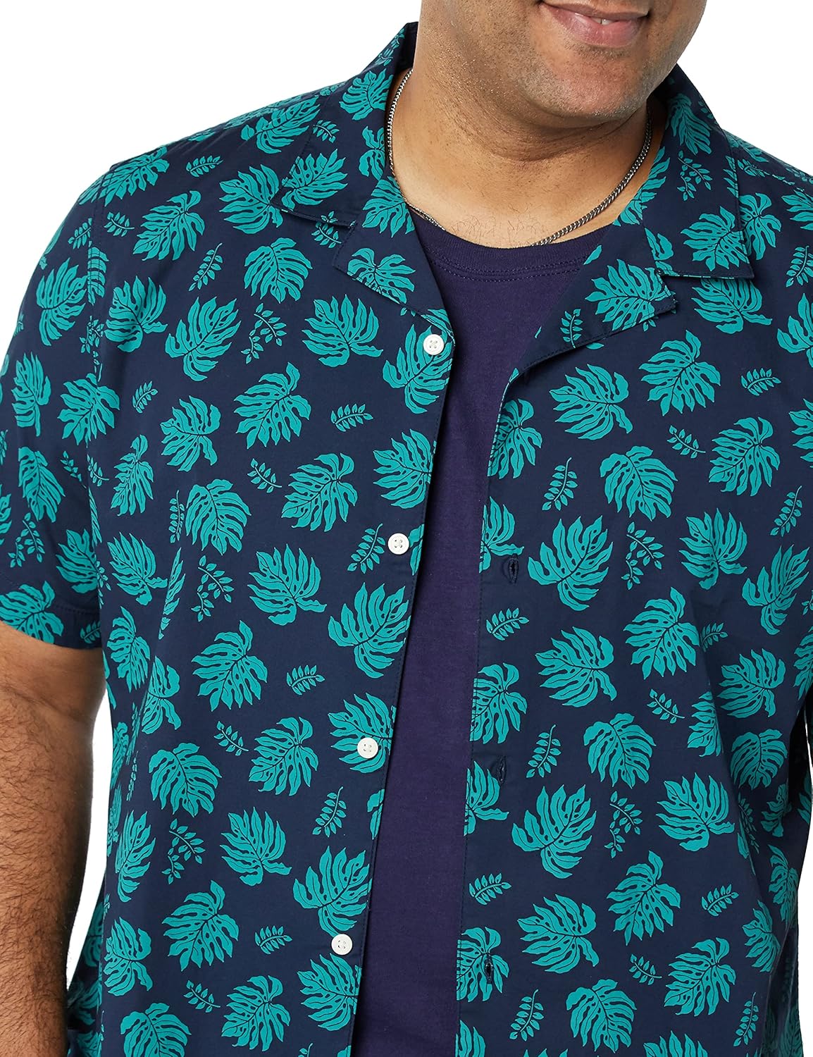 Thumbnail 4 de Amazon Essentials Men's Vacation Cotton Button-Down Resort Shirt, Short Sleeve