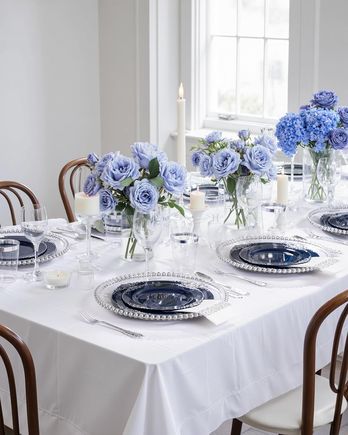 Detalle de Hioasis 350pcs Blue and Silver Disposable Party Plates Set for 50 Guests