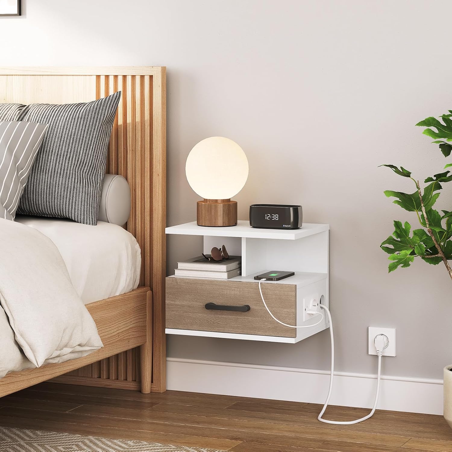 Detalle de HOOBRO Set di 2 Comodini Sospesi da Parete con Stazione di Ricarica (EWG127CBZP201) – Bianco e Grigio Anticato