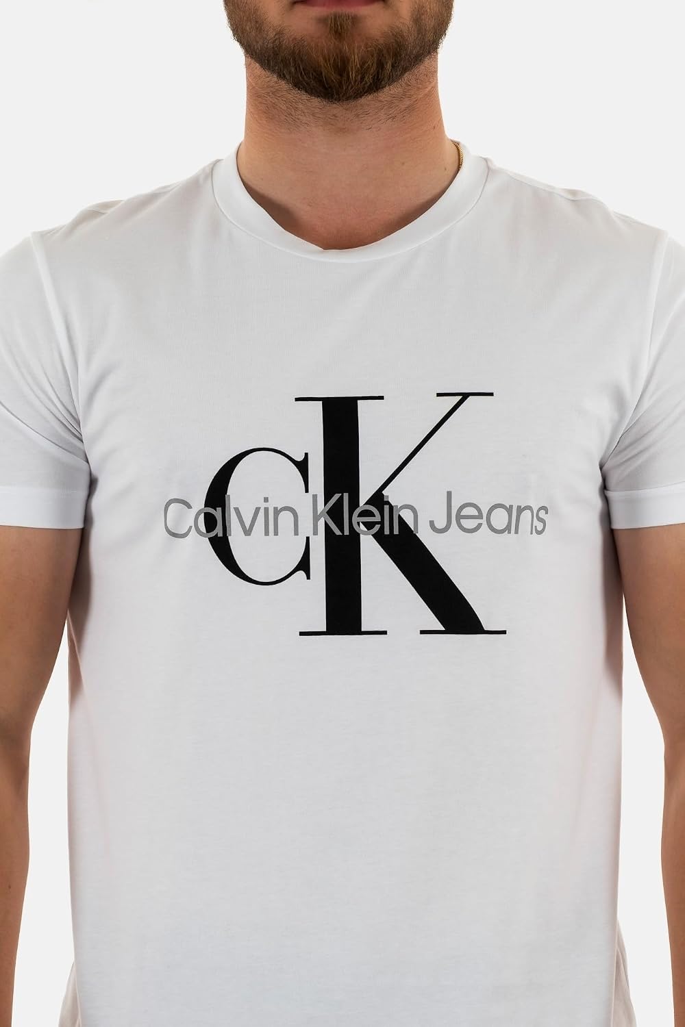 Detalle de Calvin Klein S/S T-Shirt: minimalista e confortevole in cotone rigenerato