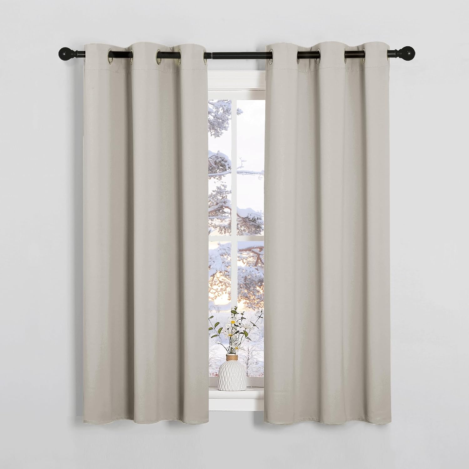 Detalle de PONY DANCE Natural Thermal Insulated Curtains 37x54