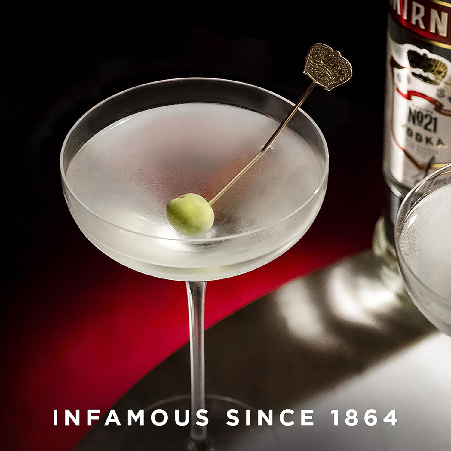 Detalle 2 de Smirnoff No. 21 Vodka 1L – Triple Distilled, 10x Filtered, UK-made
