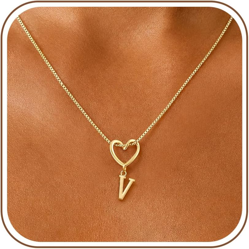 Detalle de ZOERAY Initial Necklace, 14K Gold-Plated