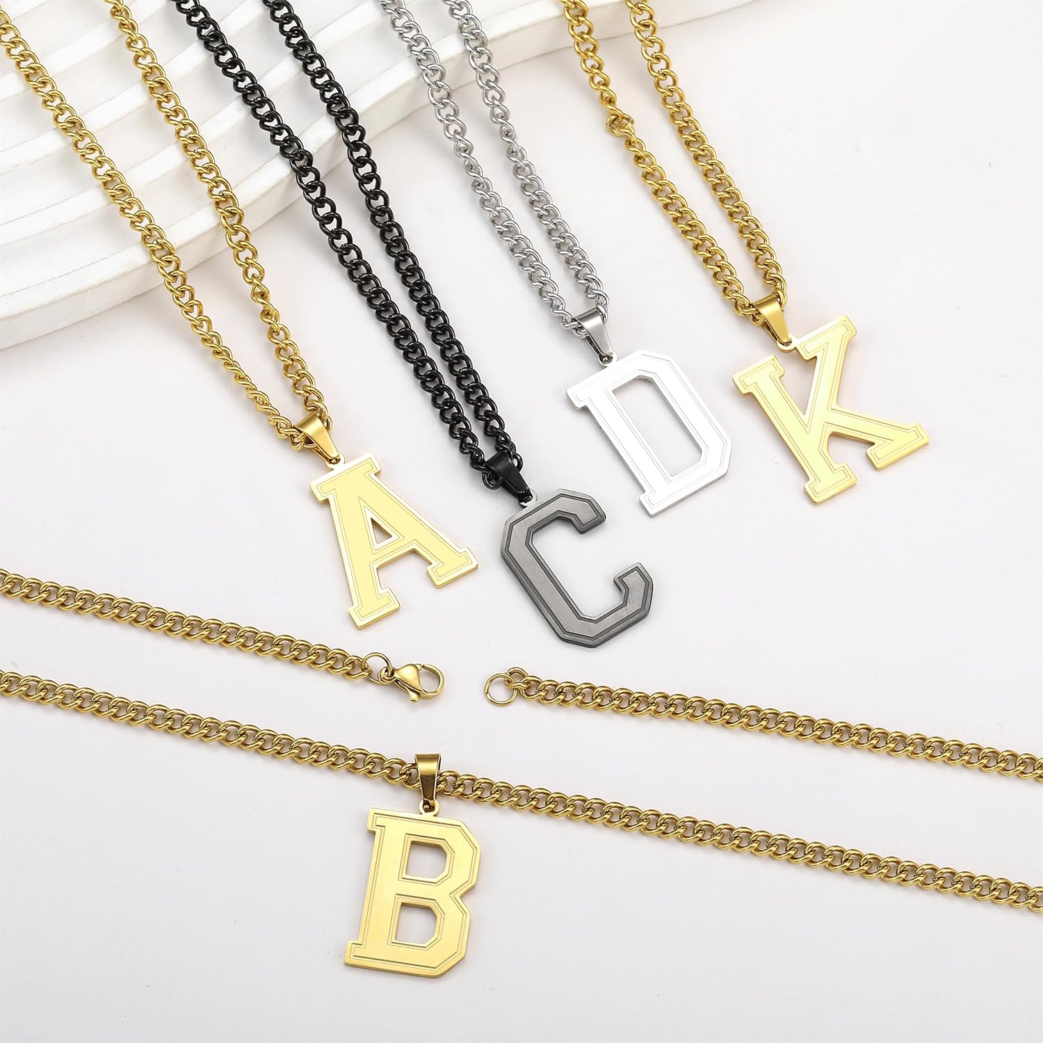 Detalle 2 de RWQIAN Mens Initial Necklace 60cm Stainless Steel with A–Z Pendant (Silver, Gold, Black) – Gift for Dad, Husband, Son