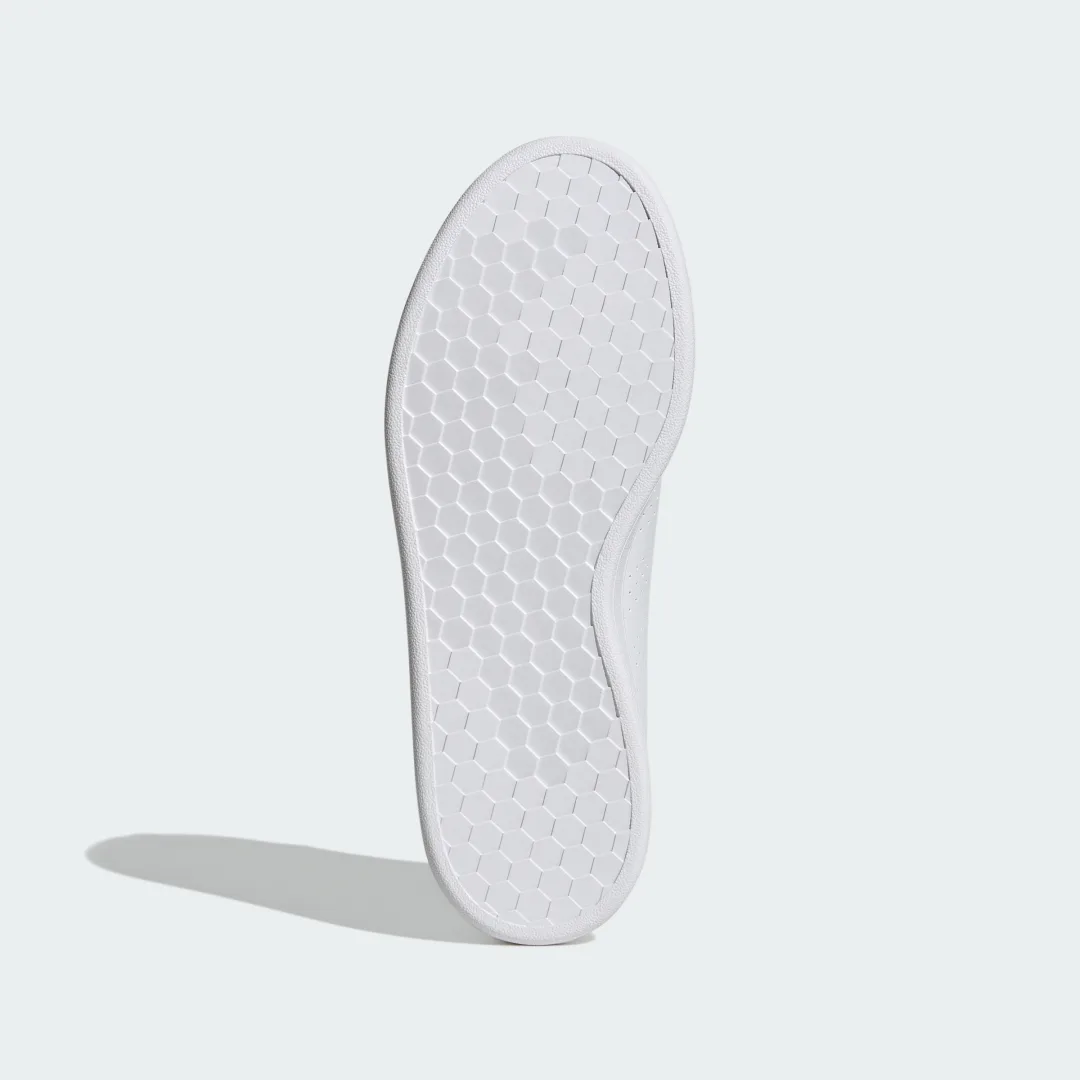 Detalle de Zapatillas Advantage de Adidas: comodidad y estilo en blanco para el día a día