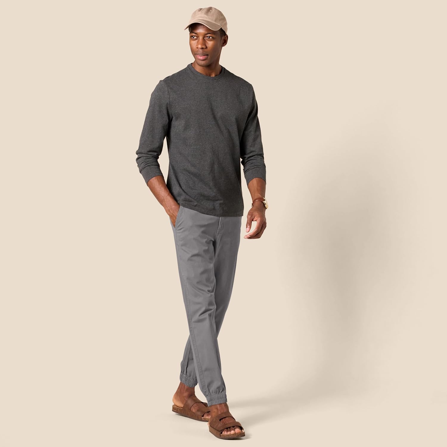 Thumbnail 4 de Amazon Essentials Men’s Straight-Fit Chino Jogger Trousers