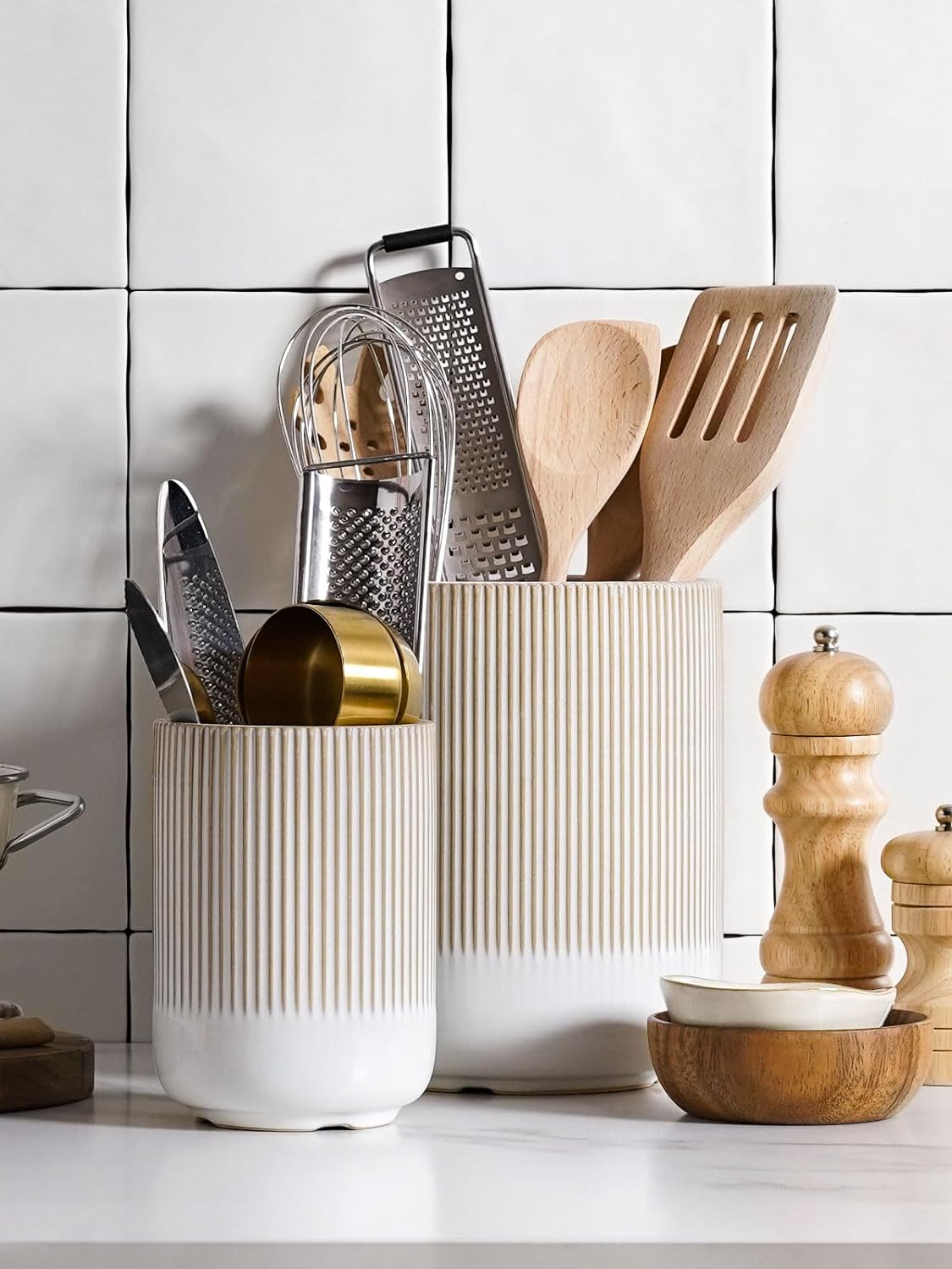 Detalle de LE TAUCI Ceramic Kitchen Utensil Holders