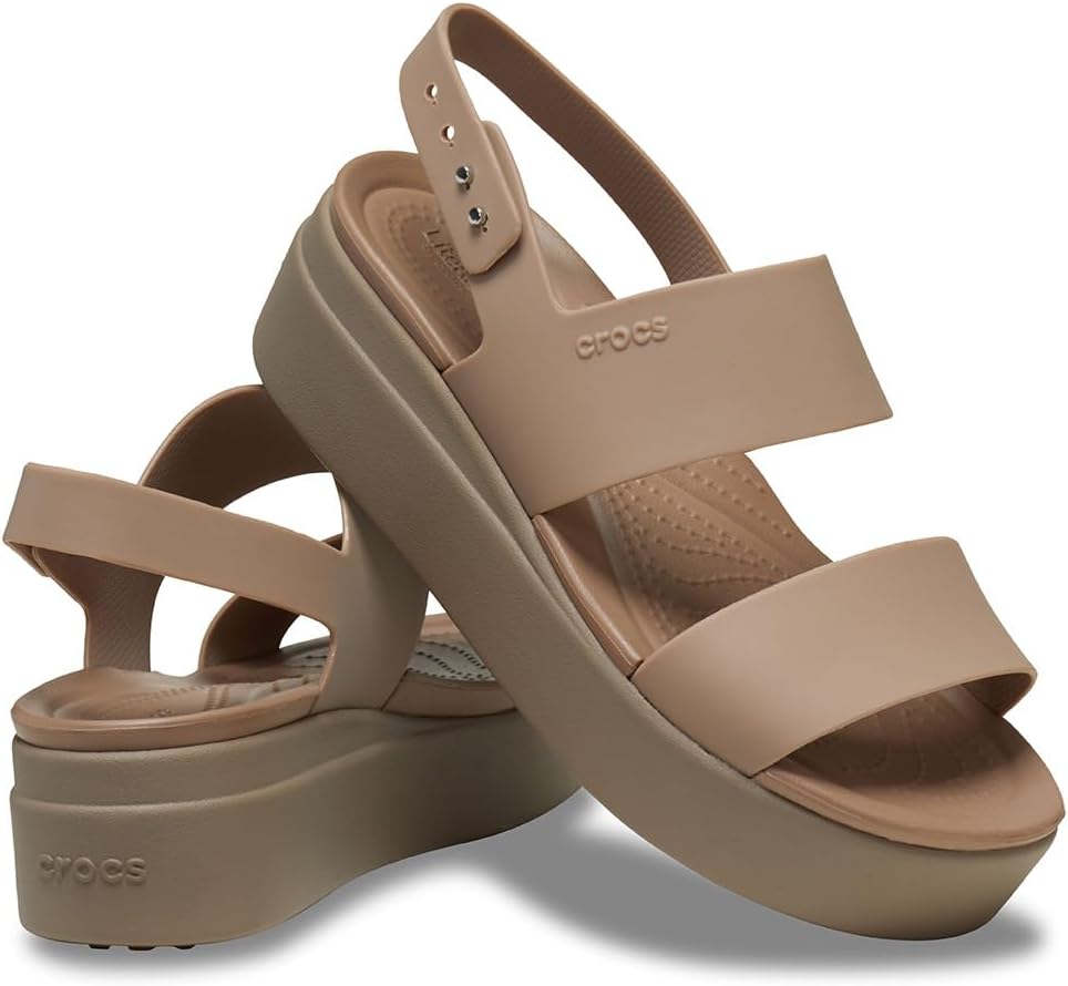 Detalle de Crocs Brooklyn Low Wedge: sandali da esterno donna con zeppa bassa e Plantari LiteRide