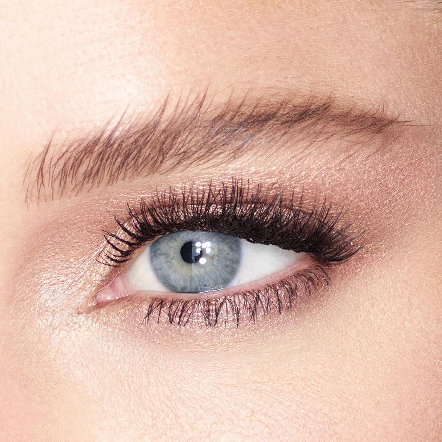 Detalle de Charlotte Tilbury Eyes to Mesmerize PRLGNH4981 Cream Eyeshadow, Metallic Formula